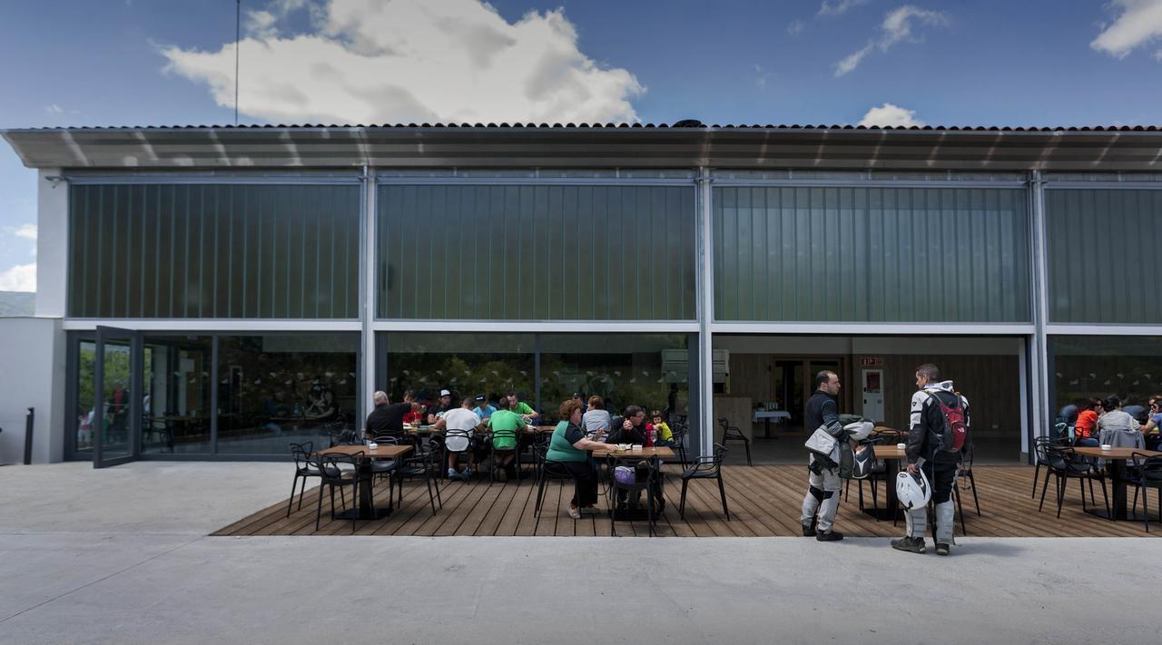 Youth Hostel Non Stop Inn By Irrisarri Land Igantzi Exterior photo